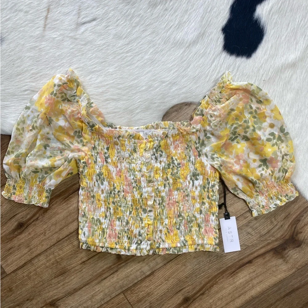 Astr the label yellow floral smocked crop top with puff sleeves.